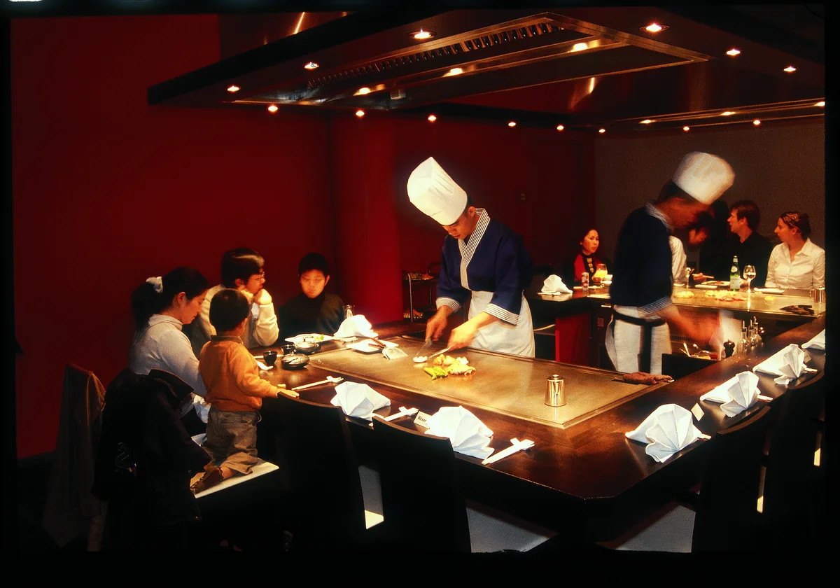 Teppanyaki-Abend mit Koch und Gästen